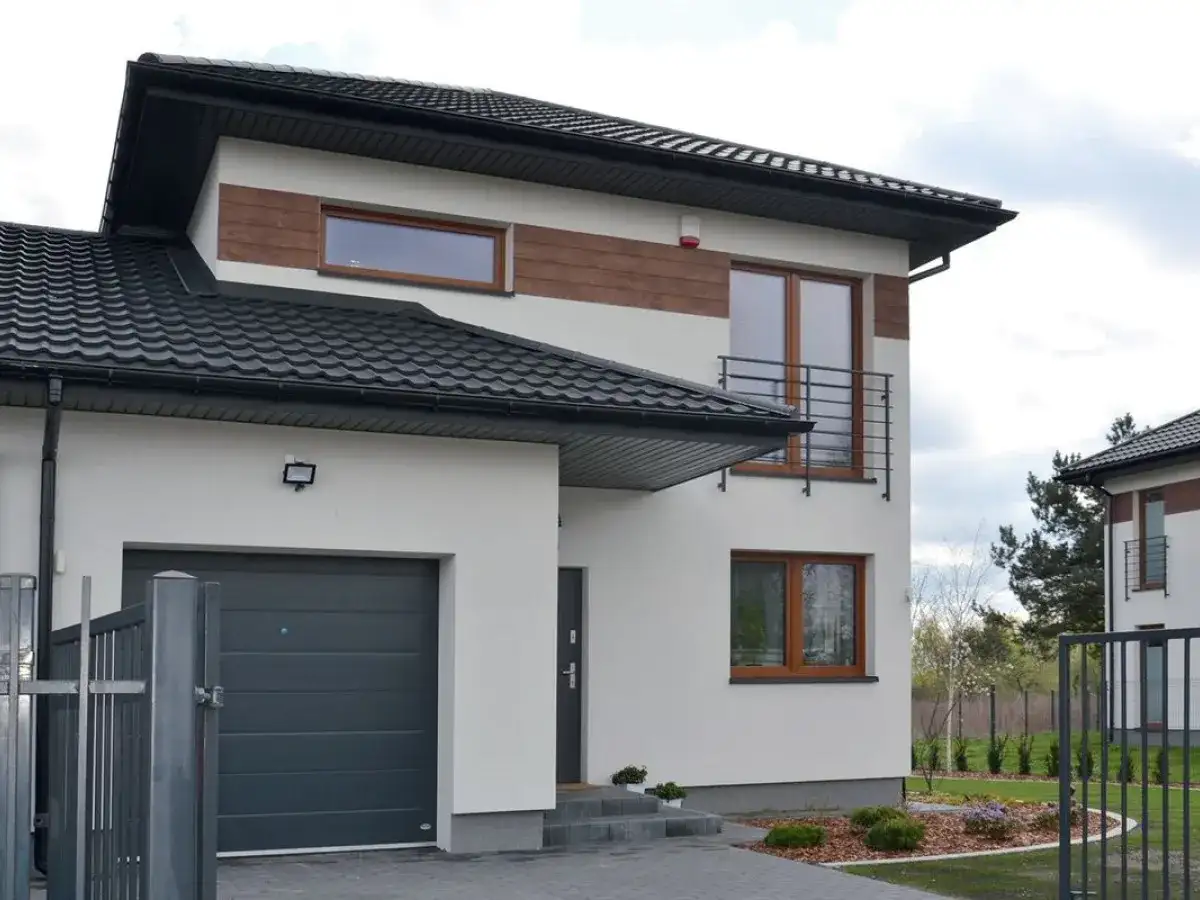 Dom bliźniak z drewna - Czy to się opłaca i jak uniknąć pułapek?